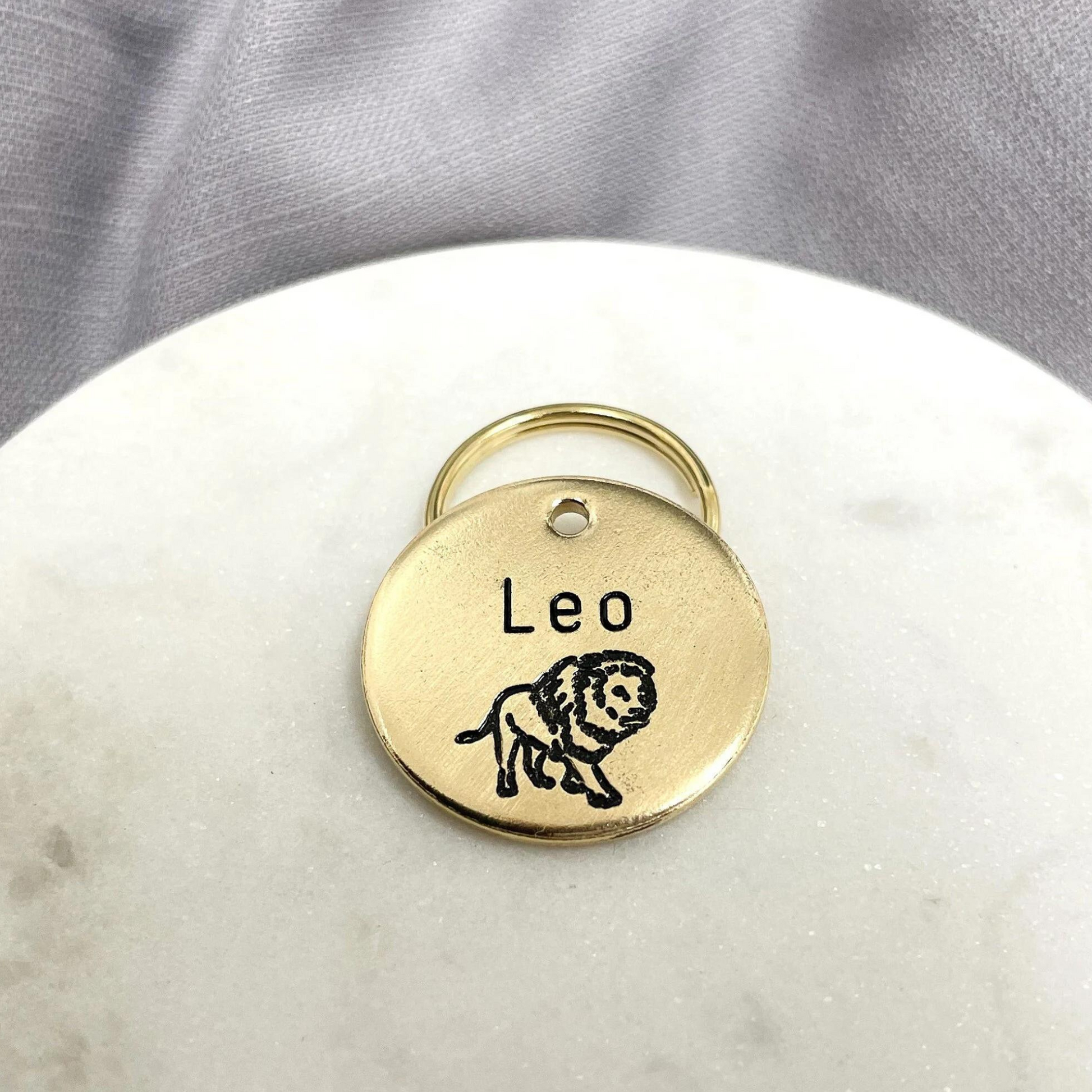 Personalized Dog Tag - Lion Design Engraved Dog Tag - Cat ID Tag - Dog Collar Tag - Custom Dog Tag - Pet ID Tag - Pet Name Tag - Dog Tag - Lion Dog Tag - Dog Gear - Dog -  Pet Accessories